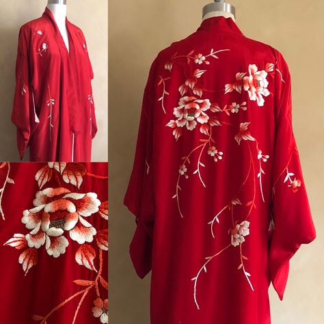 Vintage Japanese Kimono Red Silk Embroidered Embroidery Kimono, Chinese Embroidery, Embroidered Kimono, Red Bridesmaid Dresses, Vintage Japanese Kimono, Handwork Embroidery Design, Hand Embroidery Art, Embroidery Blouse Designs, Japanese Outfits