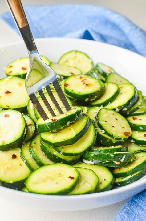 Cold Zucchini Salad Recipe - Life's Ambrosia Salad Zucchini, Pumpkin Zucchini Muffins, Raw Zucchini Salad, Cold Salad Recipes, Italian Chopped Salad, Resep Salad, Zucchini Salad, Easy Zucchini, Crispy Chickpeas