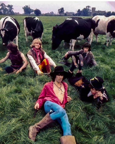 The Turtles Band, Kaleidoscope Eyes, Beggars Banquet, Band Photoshoot, Bill Wyman, Rollin Stones, Brian Jones, Eccentric Style, Band Photography