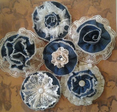 Jean Flowers, Lace Flowers Diy, Jean Projects, Fun Denim, Denim Crafts Diy, Shabby Chic Flowers, Crafts Diy Projects, Blue Jeans Crafts, Fabric Flower Tutorial