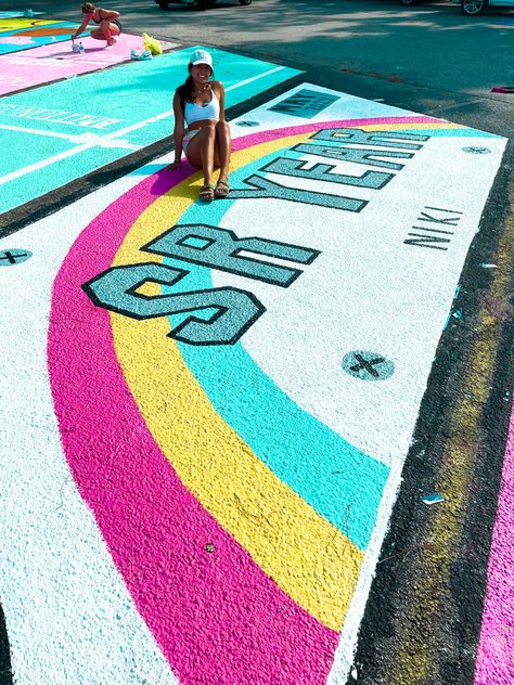 License Plate Parking Spot, License Plate Senior Parking Spot, Cute Easy Senior Parking Spots, Senior Bum Parking Spot, Senior Parking Spot Ideas Chalk Easy, Painter Parking Spot, Bow Parking Spot, Duo Senior Parking Spots, Chalk Art Parking Spot