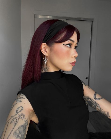 meg ⚔️ (@megmurayama) • Instagram photos and videos Dark Black Hair, Black Red Hair, Cabello Hair, Red Hair Inspo, Cherry Hair, Beautiful Hair Color, Long Hair With Bangs, Alternative Hair, Haircuts For Long Hair