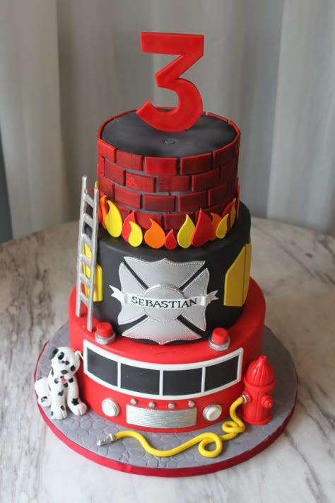 Firefighter Birthday Cakes, Fireman Sam Cake, Fire Engine Cake, Firefighter Birthday Party, Fire Fighter Cake, Fireman Cake, Fire Cake, Firetruck Cake, 4de Verjaardag