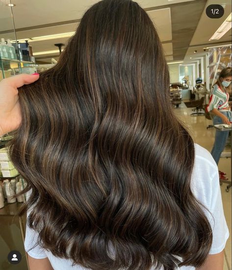 Natural Dimensional Brunette, Shatush Hair, Rich Brown Hair, Dark Brunette Hair, Black Hair Balayage, Brown Hair Looks, Brown Hair Inspo, Hairstyles For Layered Hair, Brunette Balayage Hair