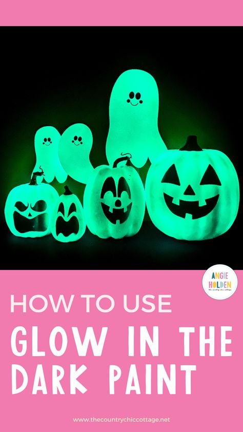 Glow In The Dark Pumpkins, Glow In Dark Paint, Pumpkin Painting Party, Halloween Signs Diy, Outside Halloween Decorations, Glow Pumpkin, Glow In The Dark Paint, Halloween Cricut, Scary Halloween Decorations Diy