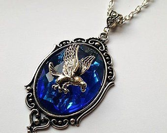 Ravenclaw Jewelry, Ravenclaw Gifts, Narnia Aesthetic, Harry Potter Necklace, Stile Harry Potter, Harry Potter Accessories, Ravenclaw Pride, Ravenclaw Aesthetic, Harry Potter Jewelry