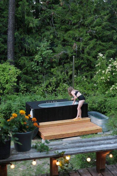 Wood Fired Hot Tub Diy, Tub For 2, Hot Tub Deck Design, Stock Tank Hot Tub, Wood Fired Hot Tub, Outdoor Shower Diy, Diy Hot Tub, Design On A Budget, Outdoor Bathtub