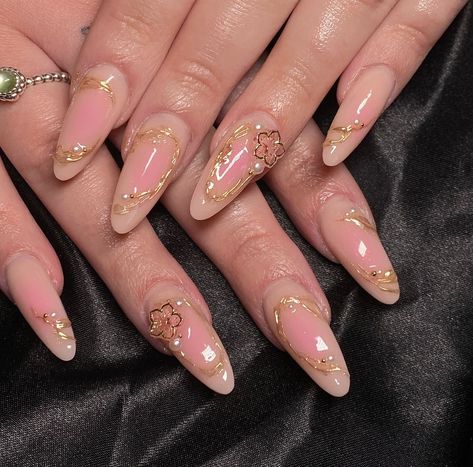 Beige And Pink Nails, Pink Nails With Flowers, Nail Inspo Pink, Nails With Flowers, Beige And Pink, Acrylic Toe Nails, Asian Nails, Gel Nail Art Designs, Airbrush Nails