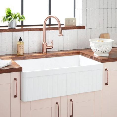 Shop our single bowl farmhouse sinks and choose from numerous colors, designs, and mounting styles. Enjoy free shipping on orders of $99+. Stainless Steel Farmhouse Sink, Fireclay Farmhouse Sink, Apron Front Sink, Corner Sink, Basin Design, Single Bowl Kitchen Sink, Farmhouse Sink Kitchen, Single Basin, Elegant Kitchens