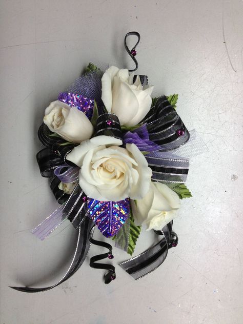 Black And Lavender Prom, Black Homecoming Flowers, White And Black Corsage, Lavender Prom, Black Corsage, Homecoming Flowers, Prom Corsage, Senior Ideas, Corsage Prom