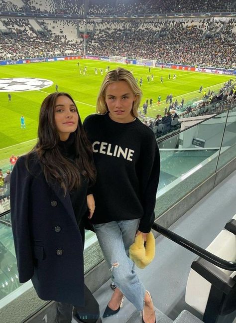 Footballers Wives, Lux Fashion, Football Wags, Mason Mount, Models Off Duty Style, Parisian Lifestyle, Sports Aesthetic, Soccer Game, Gal Pal