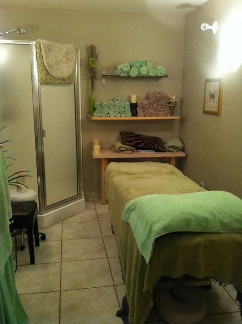 Massage Room Design Luxury, Home Massage Room, Massage Room Design, Massage Room Decor, Massage Therapy Rooms, Esthetician Room Decor, Small Spa, Waxing Services, Esthetician Room