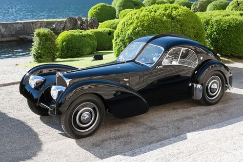 https://countrysquire.co.uk/2017/04/26/bugatti-type-57sc-atlantic/ Xe Bugatti, Car Quiz, Shelby Gt 500, Mk1 Golf, Bugatti Type 57, Bmw Classic Cars, Nissan 300zx, Lamborghini Veneno, Bmw Classic