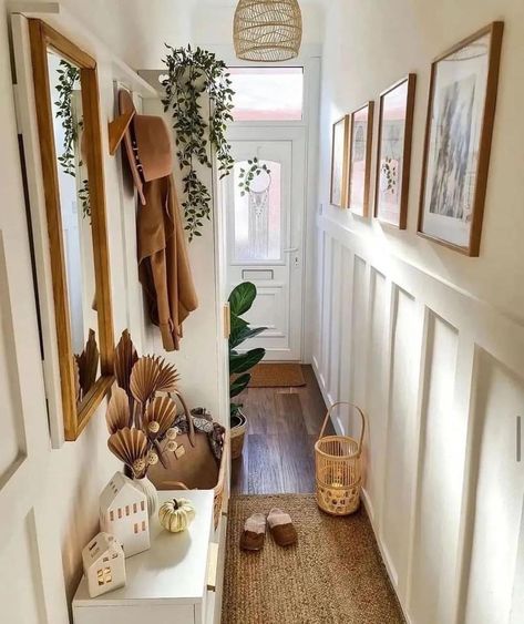 Boho Entryway, Narrow Hallway Decorating, Hal Decor, Small Hallways, Home Entrance Decor, Minimalist Bathroom, Stylish Home Decor, Scandinavian Home, Hallway Decorating