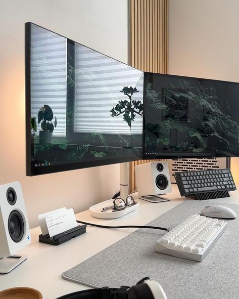 Super amazing setup by @borisgtech || All product links are in bio 🏷 || Tag or Send us to be uploaded - Follow @itsworkflow - #setups #m1mac #setupinformation #macsetup #setup #workflow #isetups #itsworkflow #desksetup #officevibes #workspace #workspaceinspo #deskdecor #setupwars #plannersetup #dreamdesk #designerdesk #smarthome #homekit #WorkFromHome #wfhsetup #minimalsetup Best Pc Setup, White Desk Setup, Dual Monitor Setup, Industrial Home Offices, Mac Setup, Dream Desk, Computer Desk Setup, Desk Setups, Desk Inspiration