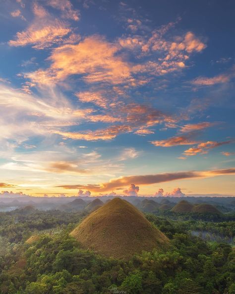 World famous Chocolate Hills of Bohol from @jay_jallorina #bohol #chocolatehills #philippines Bohol Chocolate Hills Philippines, Bohol Philippines Photography, Chocolate Hills Philippines, Bohol Chocolate Hills, Chocolate Hills, Bohol Philippines, Famous Chocolate, Bohol, World Famous