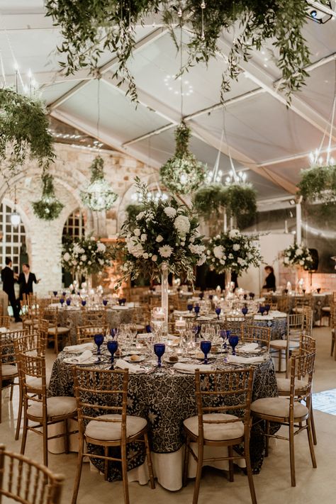 Elegant white and green wedding decor with a royal blue accent | Image by Memorelle #weddingideas #weddingdress #destinationwedding #weddingcolors #weddingrings #weddingplanning Azulejos Wedding, White And Green Wedding Decor, Elegant White And Green Wedding, Beach Castle, Green Wedding Decor, Portugal Wedding Venues, Mum Wedding, Portuguese Wedding, Lisbon Wedding