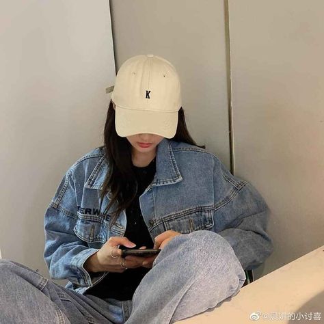 가을 패션, Ideas Style, Home Ideas, Baseball Cap, Denim Jacket, Style Inspiration, Baseball, Bed