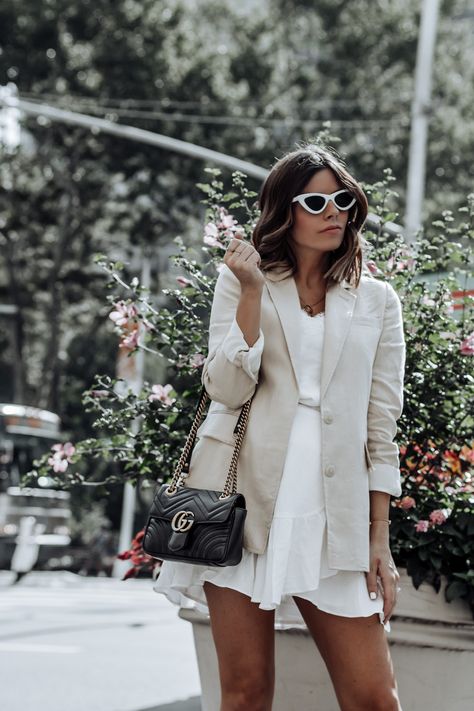 White Sunglasses Outfit, White Clothes, White Sunglasses, Gucci Marmont, Looks Street Style, Work Style, Outfit Look, Nyc Fashion, Style Chic