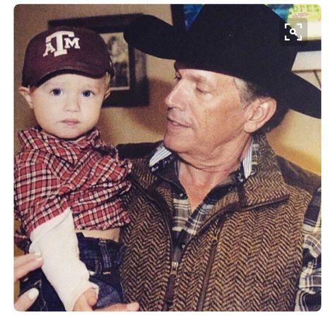 George Strait with his grandson, Harvey Bubba Strait, Dwayne Johnson Family, George Strait Family, George Straight, King George Strait, Milo Manheim, Texas Cowboy, Famous Photos, Brad Paisley