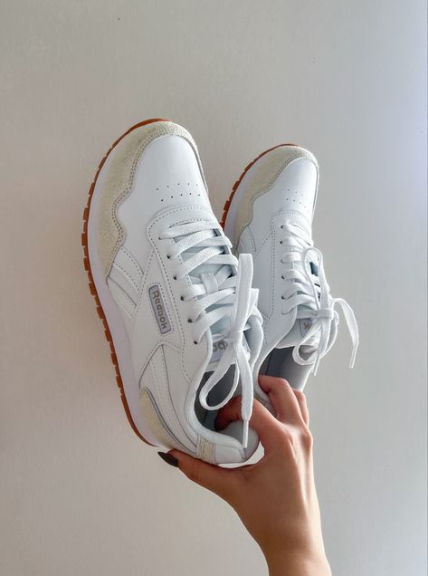 A girl with dark almond shaped dip nails holds up a cute neutral pair of tan and white women’s Reebok shoes Cute Neutral Aesthetic, Aesthetic Neutral, Work Sneakers, Neutral Aesthetic, Reebok Sneakers, Reebok Club C, Summer Sneakers, Shoe Inspiration, Influencers Fashion