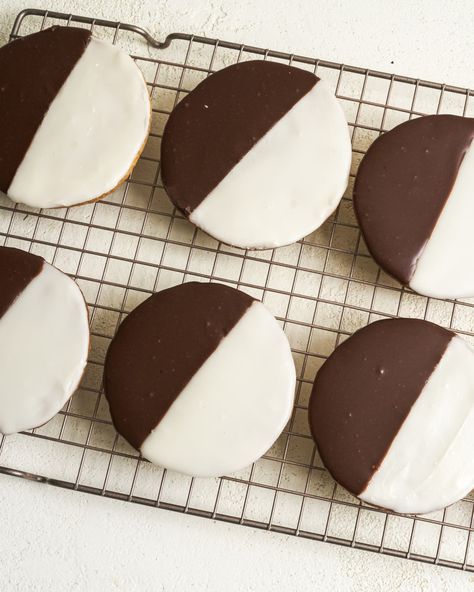 White Cookies Recipe, Black White Cookies, Black And White Cookie Recipe, White Cookies, Black And White Cookies, Hanukkah Food, White Cookie, Vanilla Cookies, Best Cookie Recipes