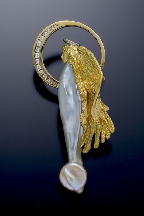 Angel, inspired by the very unique and gorgeous Biwa pearl. High karat gold, precious metals an diamonds. Pearl Sculpture, Wealth Vision Board, Gold Sculpture, Sculpture Jewelry, Figural Jewelry, Silver Jewelry Diy, Sculptural Jewelry, Fine Silver Jewelry, Silver Jewelry Design