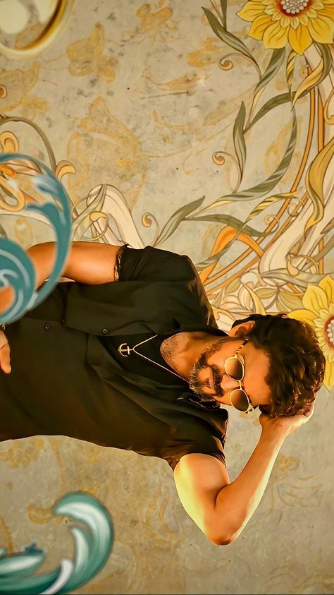 Arabic Kuthu, Sparrow Wallpaper, Jack Sparrow Wallpaper, Vijay Kumar, Allu Arjun Wallpapers, Raju Bhai, Famous Indian Actors, Song Images, Vijay Thalapathy