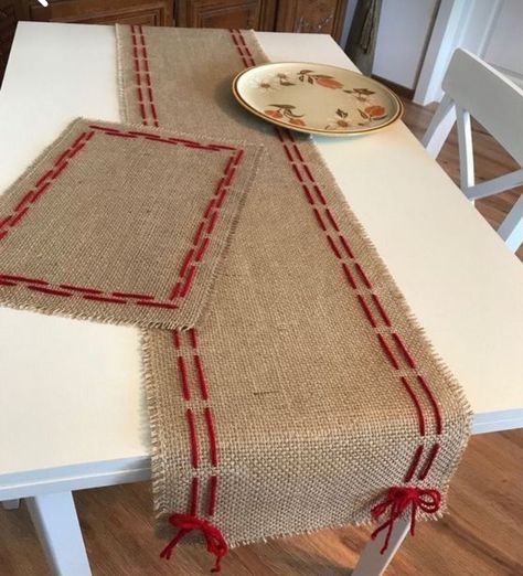 Free Crochet Christmas Ornaments, Burlap Placemats, Coastal Plants, Rustic Placemats, Placemats Christmas, Mary Art, Rustic Table Runners, Rustic Mantel, Burlap Table