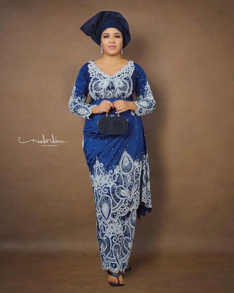 George Fabrics , George Asoebi on Instagram: “Baby dedication Ready in #RuveroGeorgeFabrics😍😍 Please swipe to see Our cute baby 😍 Hands down we have the Prettiest and the most Classy…” Igbo Blouse, George Designs, Hausa Wedding, Igbo Bride, Igbo Wedding, Berry Wedding, Yoruba Wedding, Baby Dedication, Nigerian Lace