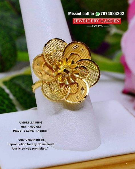 Ladies Gold Rings, Antique Gold Rings, Gold Jewels Design, Gold Jewelry Outfits, New Gold Jewellery Designs, Gold Earrings Wedding, Bridal Jewellery Design, Jewelry Set Design, Gold Bridal Jewellery Sets