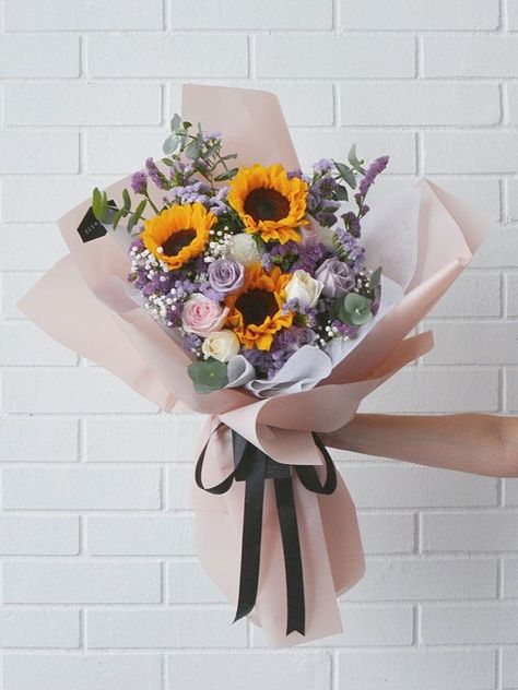 Flowers 🌺 on Twitter: "… " Flower Bouquet For Graduation, Sunflower Bouquet Gift, Black Flowers Bouquet, Flower Bouquet Graduation, Graduation Flowers Bouquet, Graduation Flower Bouquet, Bouquet Graduation, Ftd Flowers, Purple Flower Bouquet