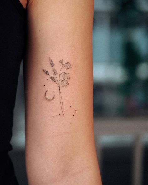 Gemini Flower, Fineline Tattoos, Daffodil Tattoo, Lavender Tattoo, Couple Tattoos Unique, Wildflower Tattoo, Simple Henna Tattoo, Gemini Tattoo, Petite Tattoos