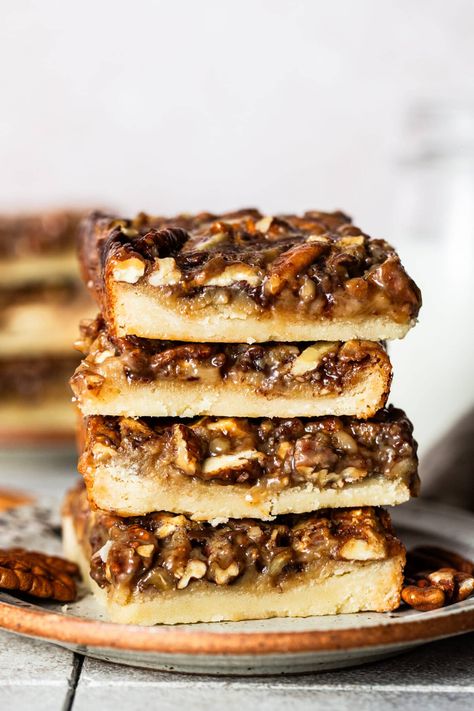 Ooey Gooey, Easy Pecan Pie Bars Ooey Gooey Pecan Pie Bars, Ooey Gooey Butter Bars, Easy Pecan Pie Bars, Pecan Pie Bars Easy, Easy Pecan Pie, Pecan Pie Easy, Pecan Pie Filling, Pecan Bars, Pecan Pie Bars