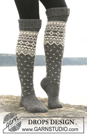 DROPS 110-43 - Knitted DROPS socks with pattern borders in ”Karisma”. Yarn alternative ”Merino Extrafine”. - Free pattern by DROPS Design Scandinavian Style Winter Socks With Fair Isle Pattern, Socks Over Leggings, Norwegian Design, Winter Socks, Warm Socks, Cute Socks, Boot Socks, Knee High Socks, Drops Design