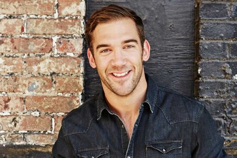 8 Lewis Howes Quotes You Need to Unleash Your Greatness Healthcare Humor, Lion Quotes, Lewis Howes, Inspiring Messages, Best Selling Author, Intelligence Quotes, Greek Quotes, Negative Self Talk, Keynote Speakers