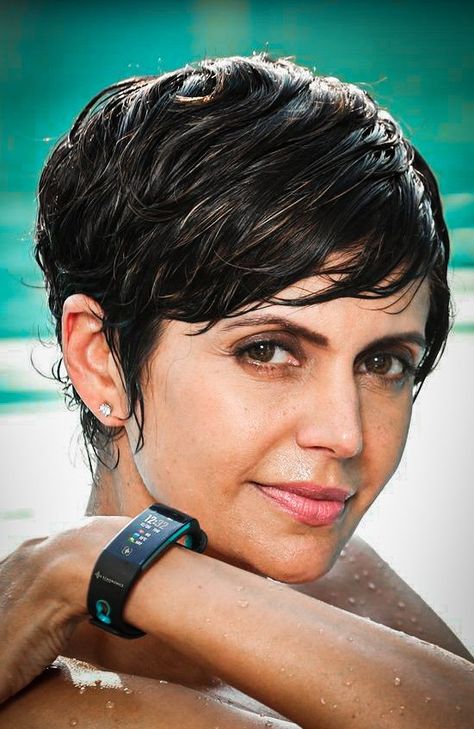 Mandira Bedi, Beautiful Ocean Pictures, Ocean Pictures, My Queen, Beautiful Ocean, Pixie Haircut, Bollywood Actress, Movie Stars, Hair Cuts