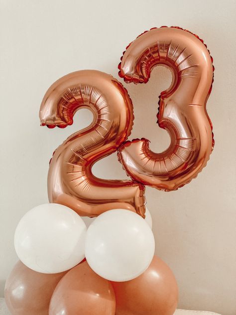 Birthday Girl. Happy birthday. +23. 23 anni. 23 years old. Party decoration. Decorazioni per party. Festa di compleanno. Buon compleanno. Birthday decoration. Palloncini. Palloncini rosa e bianchi. Happy birthday wishes. Gift for her. Idee regalo compleanno. Idee regalo per lei. Decoration ideas. Compleanno. Idee decorazioni compleanno . Birthday day. 23 Birthday Aesthetic, 23 Bday, Date Night Outfit Classy, Birthday Quotes For Me, Cute Birthday Pictures, Birthday Inspo, 23rd Birthday, Cool Birthday Cakes, Graphic Design Lessons