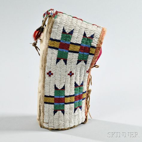 Lakota Beaded Hide Toy Cradle Lakota Beadwork, Beaded Leggings, Cradle Board, Native American Children, Lakota Sioux, Beaded Moccasins, Native American Regalia, Native Beadwork, Native American Artifacts