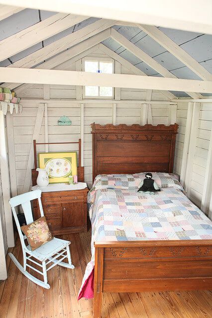 Shed Bedroom Ideas, Guest House Shed, Bunkie Ideas, Shed Guest House, Converted Shed, Room Above Garage, Barn House Interior, Shed Makeover, Shed Interior