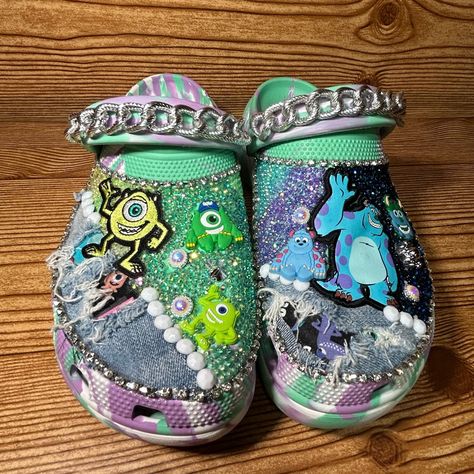 Monster Inc Platform Wedge Green & Blue Tie Dyed Bling Crocs New Without Tags (For Obvious Reasons) These Crocs Are Custom Made, There Are Absolutely No Other Pair Of Crocs Like This In The World, Because I Created The Only Pair That Looks Like This. No Refunds!! The Classic Clog Gets A Seriously Eye-Catching Makeover. Introducing The Classic Crush Clog, Featuring An Enhanced Rubber Tread, Updated Detailing Around The Outsole, And A Platform Ready To Take Any Outfit To The Next Level. Even Bette Decorated Crocs, Customized Crocs Shoes, Painted Crocs, Crocs Bae, Crocs Custom, Bedazzled Crocs, Croc Ideas, Taylor Swift Shoes, Mega Crush Clog