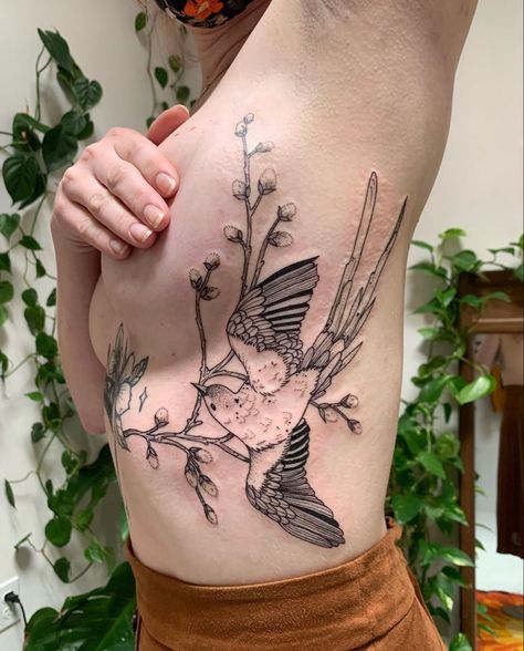 Side Bird Tattoos Women, Bicep Bird Tattoo Women, Rib Piece Tattoos For Women, Bird Stomach Tattoo, Bird Hip Tattoo, Bird Sternum Tattoo, Bird Rib Tattoo, Morticia Tattoo, Finch Tattoo