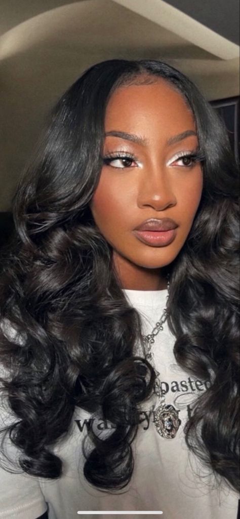 Low Contrast Makeup Black Women, Tems Inspired Makeup, Makeup Dark Skin Black Women, Dream Hairstyles, 2025 Goals, Celebrity Makeup Looks, Minimal Makeup, Moon Face, Black Makeup