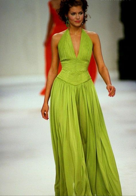 Freakum Dress, 90s Runway Fashion, Runway Fashion Couture, Early 2000s Fashion, Mode Inspo, Glam Dresses, Event Dresses, Early 2000s, Fancy Dresses