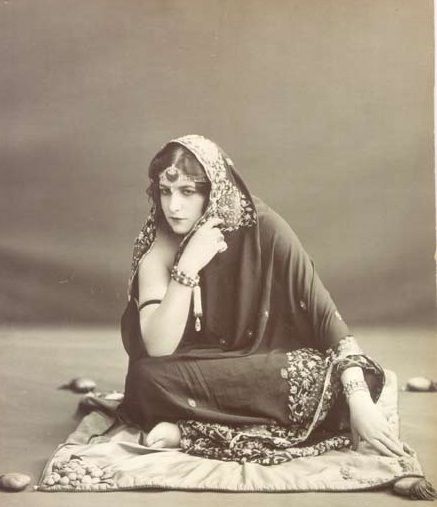 Indian princesses Vintage Indian Fashion, Royal Indian, Indian Princess, History Of India, Vintage India, Flamenco Dancers, Famous Photographers, Indian History, Royal Princess