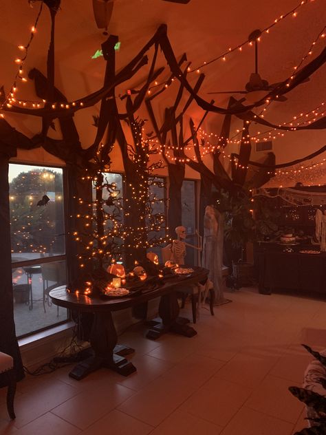 Spooky Homecoming Theme, Restaurant Halloween Decorations, Halloween Indoor Lighting, Fall Themed Dance, Halloween Party Dance Floor, Halloween Parties Aesthetic, Halloween Homecoming Theme, Halloween House Party Aesthetic, Halloween Garage Decorations Inside