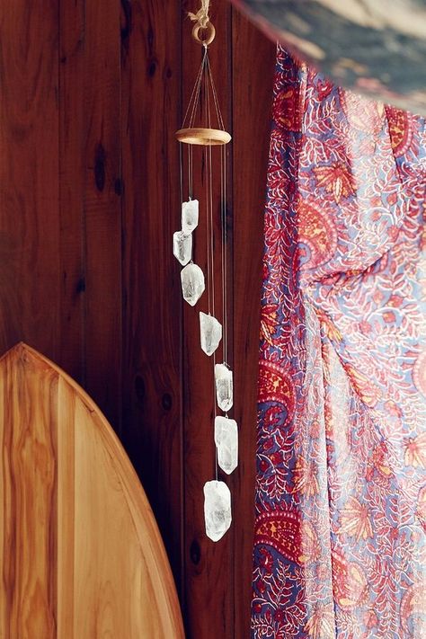 Urban Outfitters White Quartz Crystal Mobile Mundo Hippie, Crystal Mobile, White Quartz Crystal, Deco Nature, Chakra Meditation, Meditation Room, Crystal Decor, Room Accessories, Wind Chime