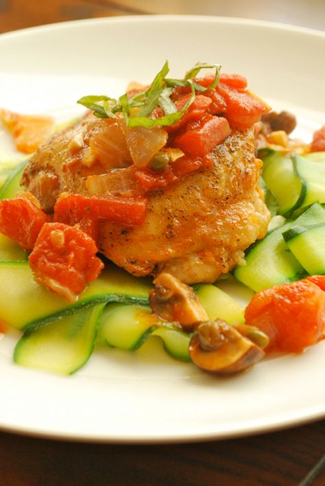 Chicken Cacciatore Lacey Baier, Chicken Cacciatore Recipe, Chicken Cacciatore, Zucchini Pasta, Fit Food, Zucchini Noodles, Main Courses, Healthy Chicken, Real Food