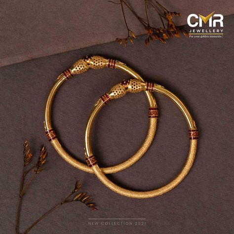 Kadali Bangles Gold, Gold Kadli Designs, Kadli Bangles Design, Kadli Bangles Gold, Bengals Design Gold, Gold Bangles Design Daily Wear Latest, Simple Gold Bangle, Gold Kada, Antique Gold Bracelet