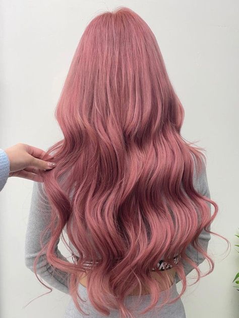 Pink ash hair color Korean Hair Color Ideas, Pink Ash Hair, Pinkish Brown Hair, Korean Hair Dye, Dusty Rose Hair, Dusty Pink Hair, Fox Hair Dye, Hair Goal, Beige Hair